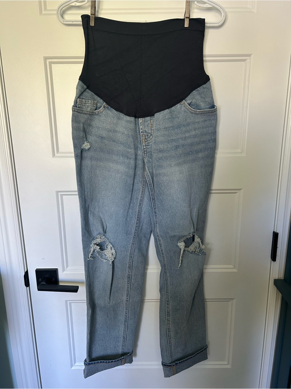 Old Navy Size 6 Maternity High-Waist Distressed Light Blue Jeans
